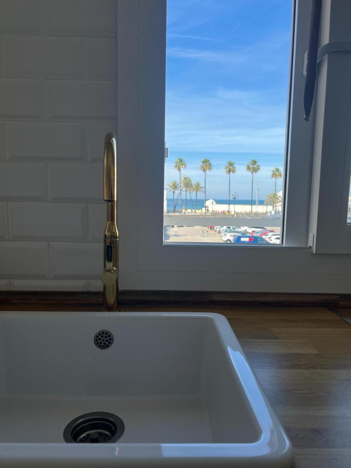 The Traveller'S House Con Vistas A Playa La Caleta Apartman Cádiz Kültér fotó